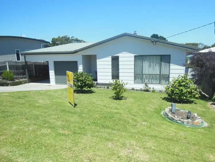 7 Mist Street, Lakes Entrance VIC 3909