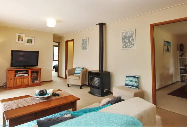 Second view of Homely house listing, 17 Samantha Court, Frankston VIC 3199