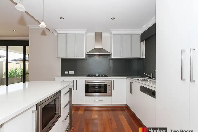 8 Kalbarri Ave, Yanchep WA 6035
