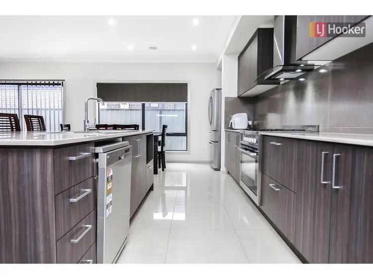 Sixth view of Homely house listing, 12 Glacier Street, Craigieburn VIC 3064