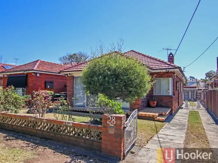 28 Pallamana Parade, Beverly Hills NSW 2209