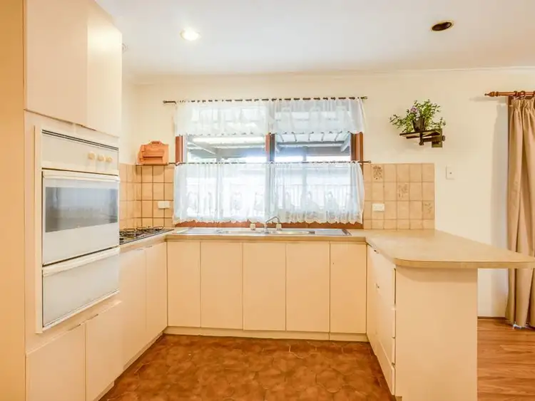 Fifth view of Homely house listing, 10 Bemboka Court, Werribee VIC 3030