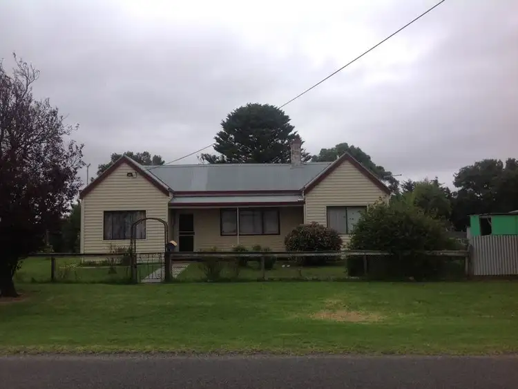8 Lang Street, Beeac VIC 3251