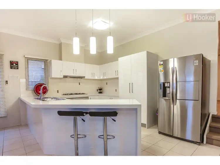 Seventh view of Homely house listing, 15 Parkside Rise, Craigieburn VIC 3064