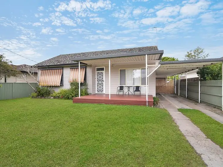 19 Vernon Avenue, Gorokan NSW 2263