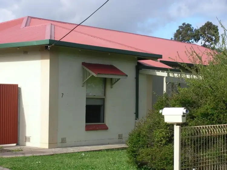 Third view of Homely semi-detached listing, 7 Newton Crescent, Mount Gambier SA 5290