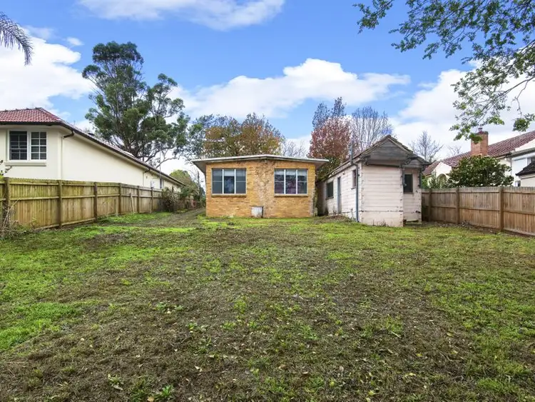 16 Benaroon Avenue, St Ives NSW 2075