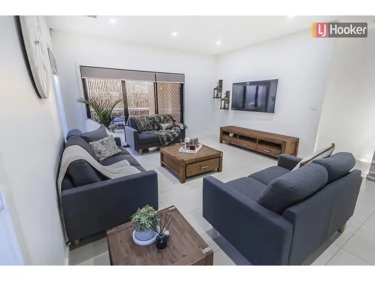 Sixth view of Homely house listing, 8 Style Way, Craigieburn VIC 3064