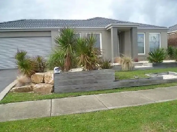 Second view of Homely house listing, 7 Robusta Avenue, Cranbourne VIC 3977
