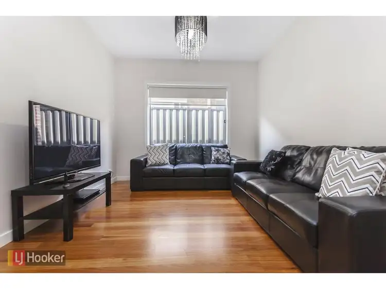 Seventh view of Homely house listing, 44 Kensley Circuit, Craigieburn VIC 3064