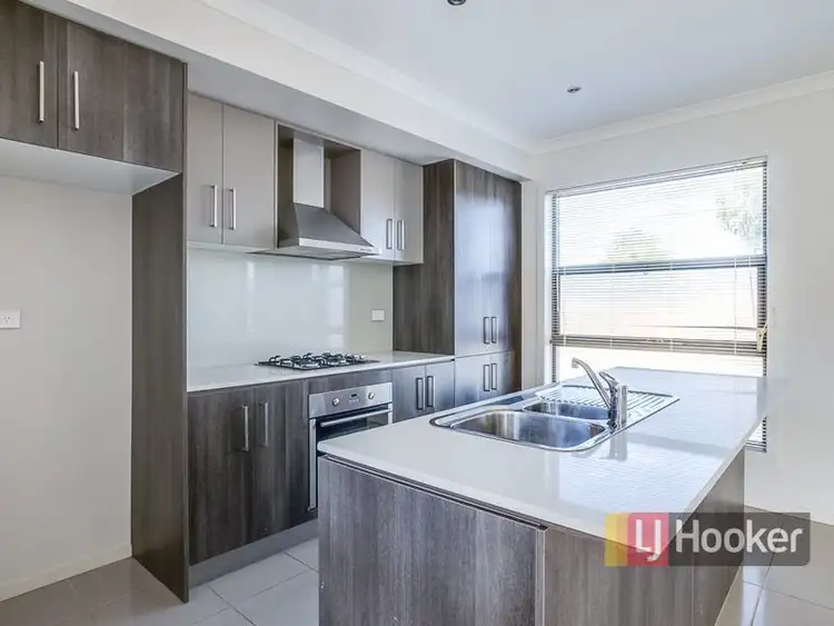 Fourth view of Homely townhouse listing, 51 Greenleaf Circuit, Tarneit VIC 3029