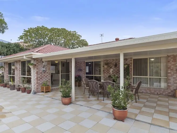 8 Temoe Rise, Pacific Pines QLD 4211
