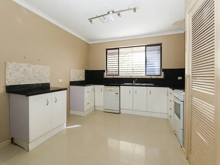 Seventh view of Homely house listing, 1 Chalfont Way, Swan View WA 6056