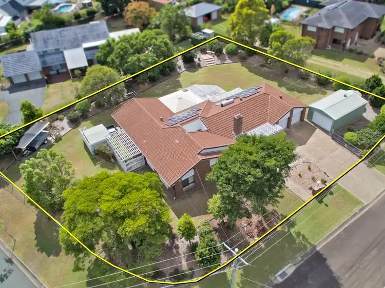 1 Stratford Court, Birkdale QLD 4159