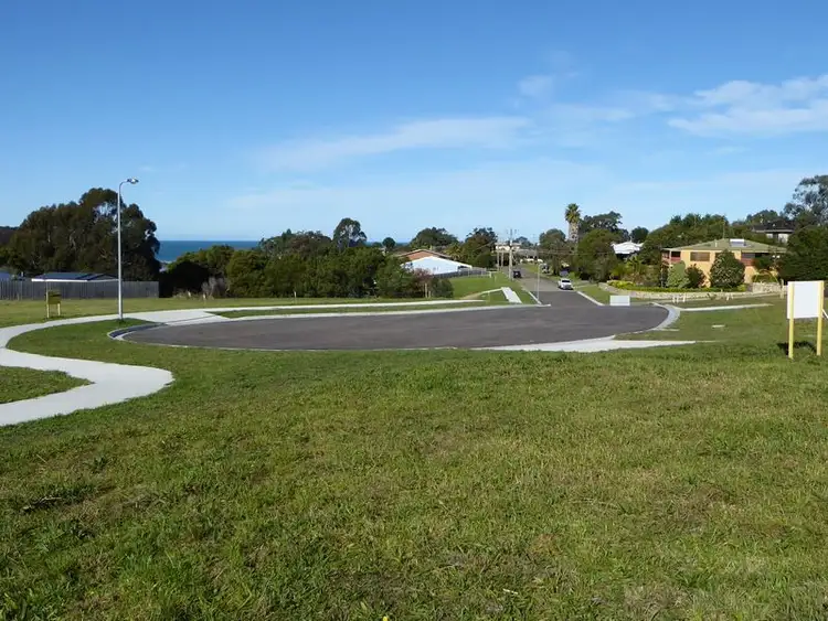 34 Campbell Grove, Lakes Entrance VIC 3909