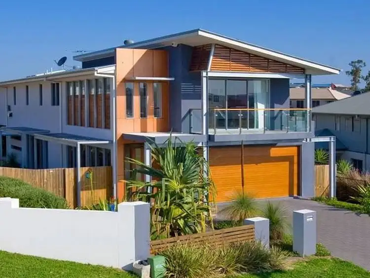 8 Atlantic Drive, Springfield Lakes QLD 4300