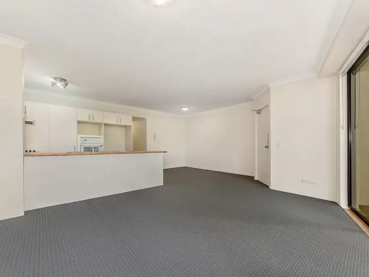 Sixth view of Homely unit listing, 3/2 Fraser Avenue, Miami QLD 4220