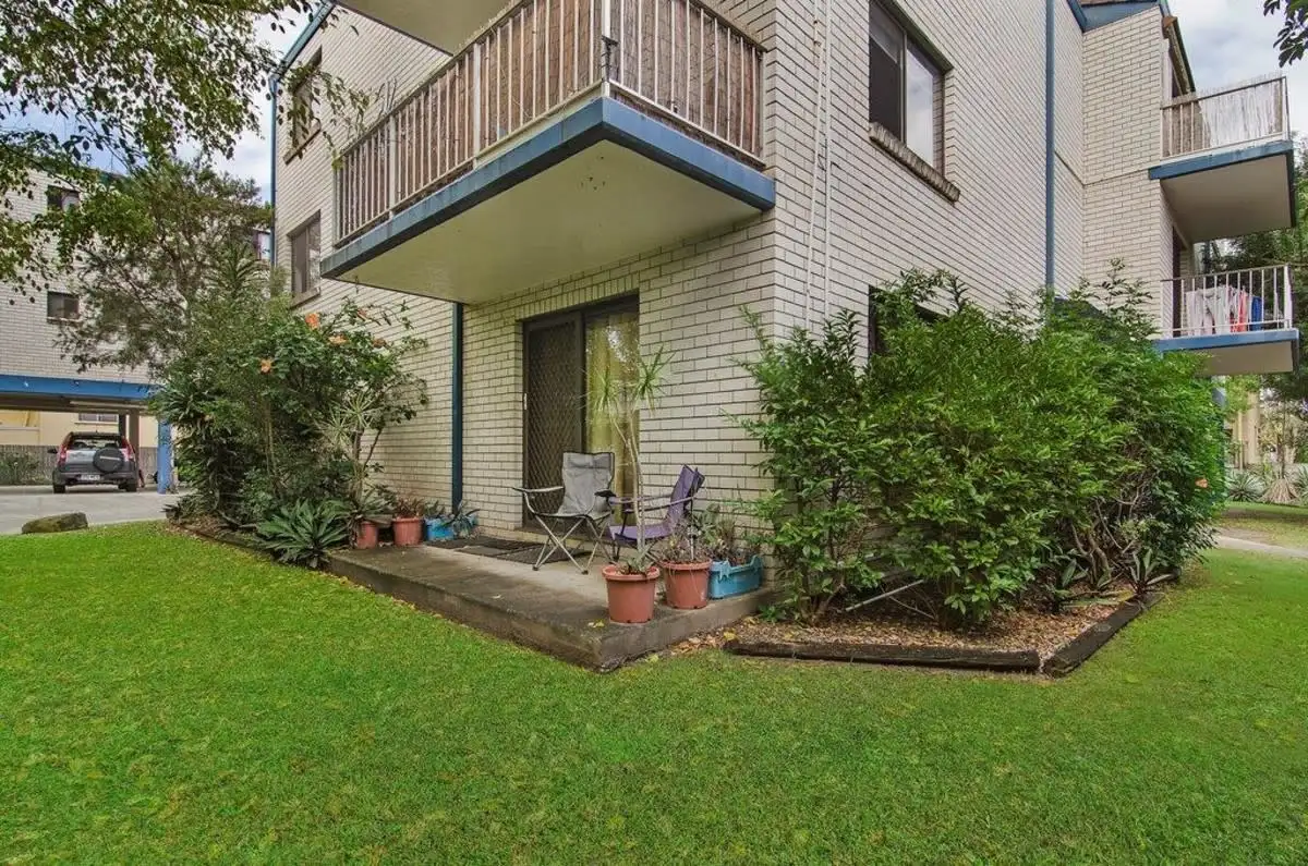 Main view of Homely unit listing, 2/20 Bright Avenue, Labrador QLD 4215