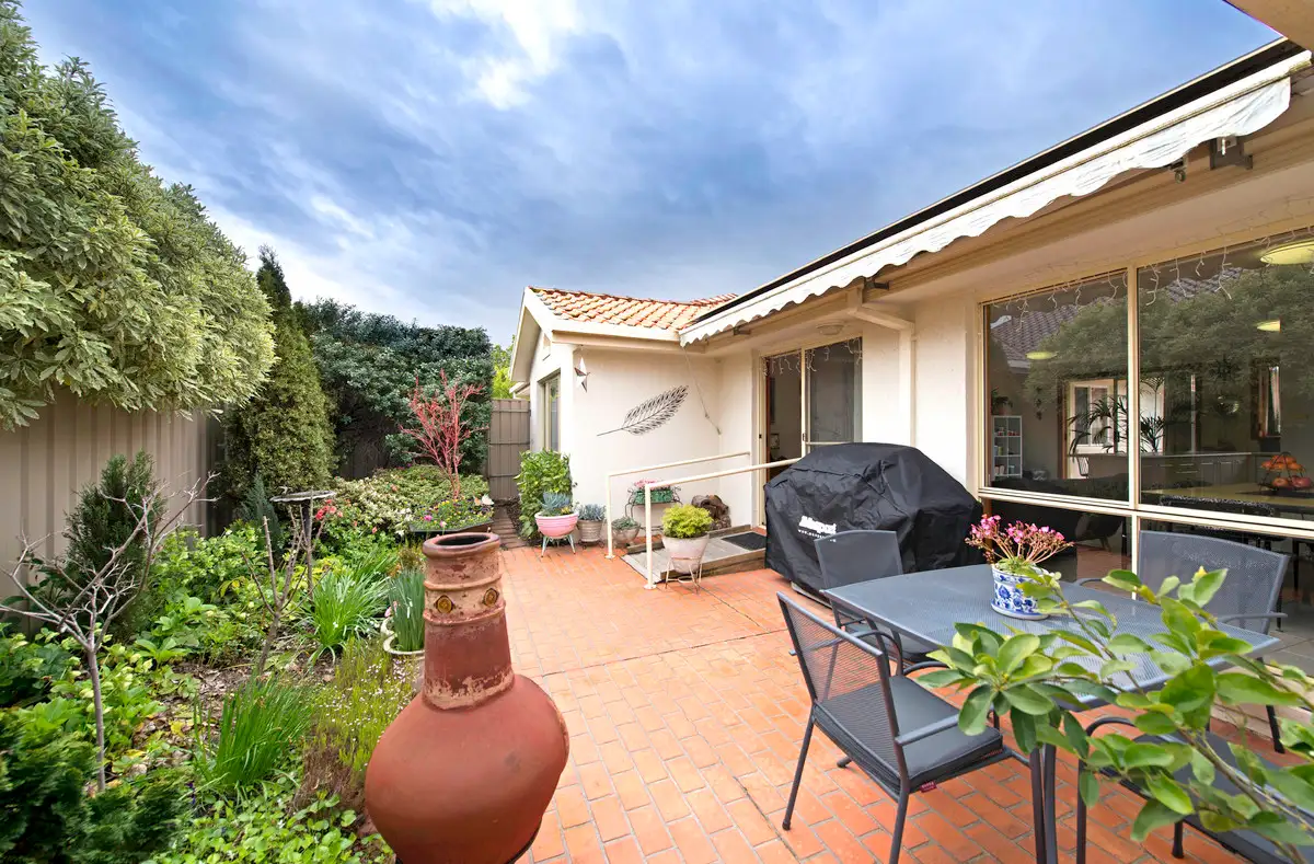Main view of Homely townhouse listing, 2/5 Taronga Place, O'malley ACT 2606