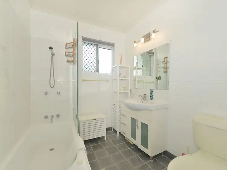 Seventh view of Homely unit listing, 2/10 Ireland Crescent, Whitfield QLD 4870