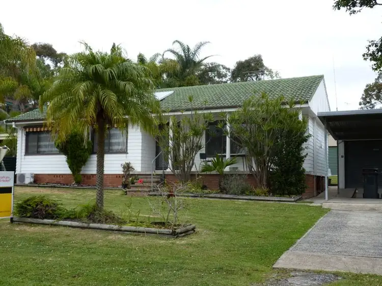 100 Grand Parade, Bonnells Bay NSW 2264