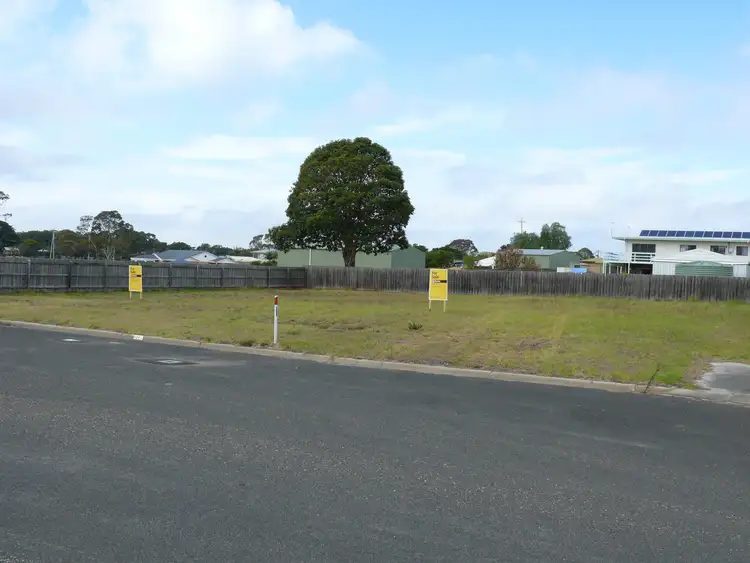 18 Milton Avenue, Paynesville VIC 3880