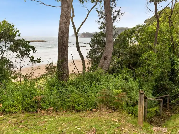4 Graydon Avenue, Denhams Beach NSW 2536