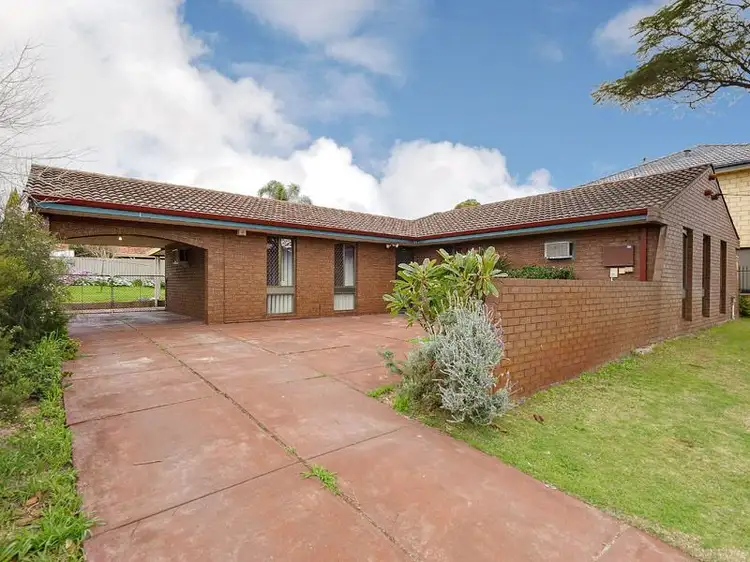 48 Gladstone Road, Leeming WA 6149