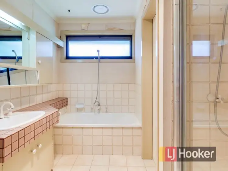 Sixth view of Homely house listing, 2 Cox Court, Endeavour Hills VIC 3802