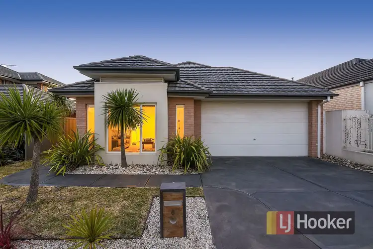 6 Sandpiper Close, Pakenham VIC 3810