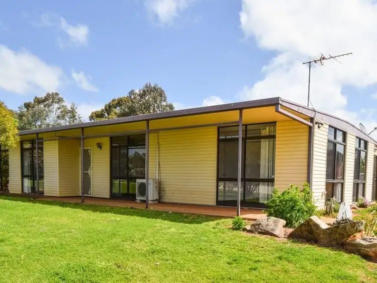 88 Willawong Street, Young NSW 2594