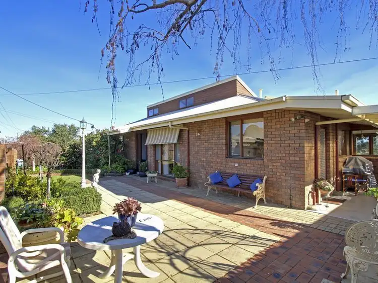 12 Robb Street, Bairnsdale VIC 3875