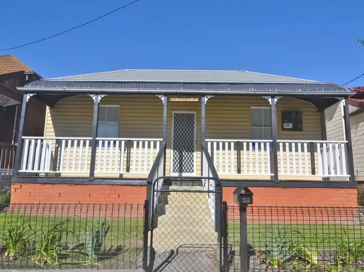 52 Clwydd Street