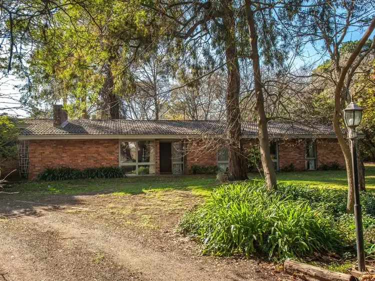 15 Pine Road, Mooroolbark VIC 3138
