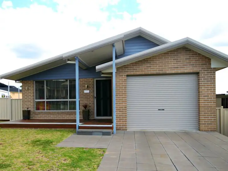 Main view of Homely house listing, 19 Kingfisher Drive, Inverell NSW 2360