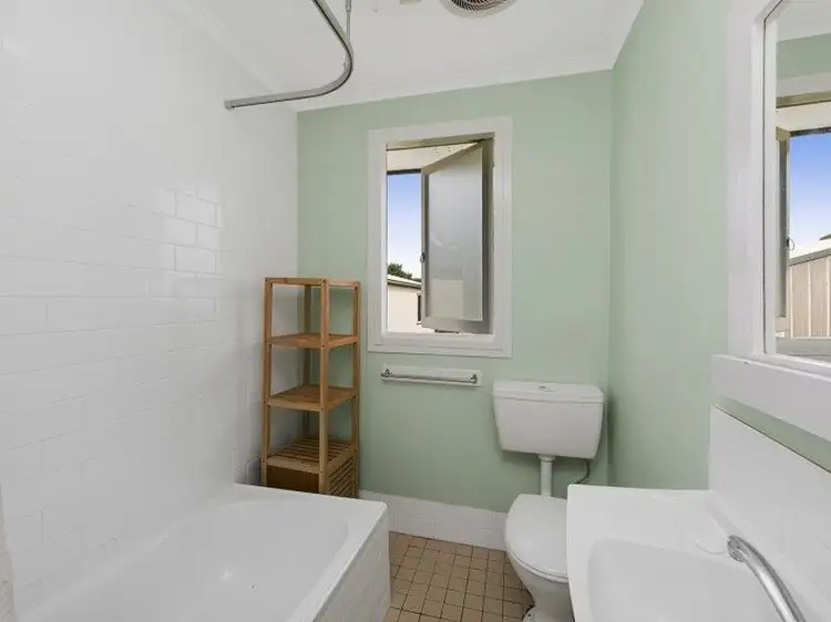 Fourth view of Homely house listing, 33 Oleria Street, Queanbeyan NSW 2620