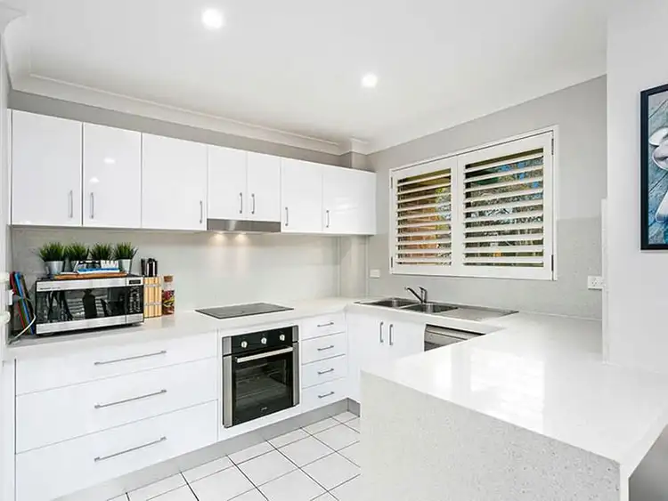 Second view of Homely unit listing, 2/82-86 Toronto Parade, Sutherland NSW 2232