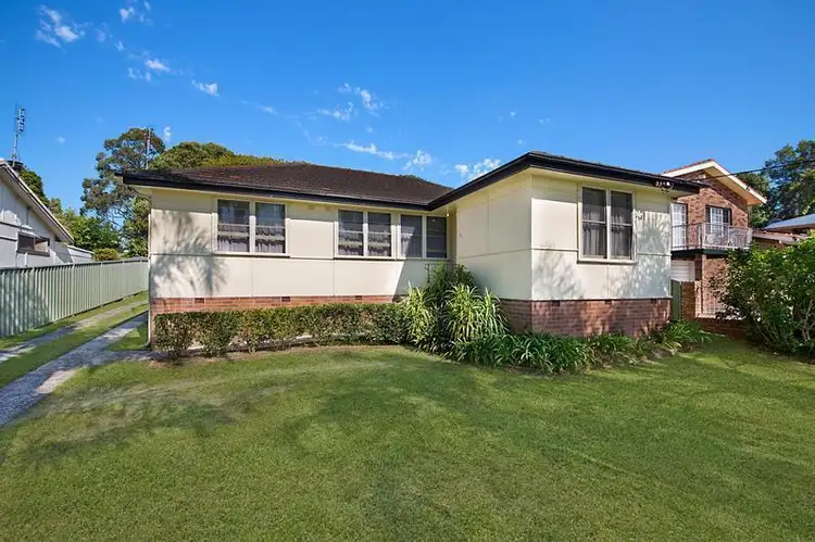 8 Spring Avenue, Springfield NSW 2250
