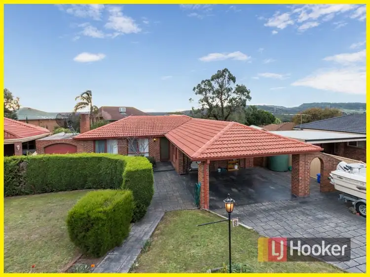 8 Rokewood Court, Endeavour Hills VIC 3802
