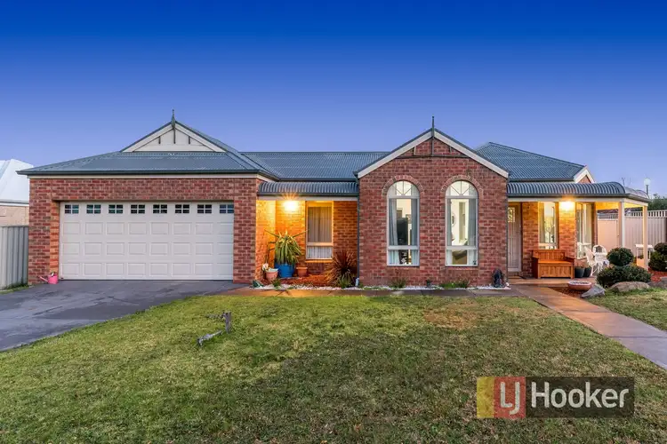 2 Cedar Lane, Pakenham VIC 3810