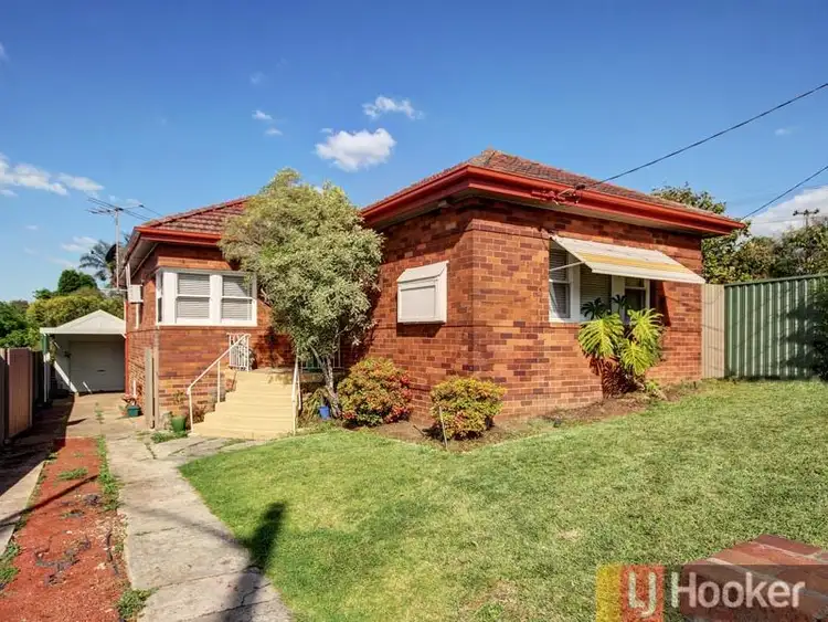 31 Bonds Road, Peakhurst NSW 2210