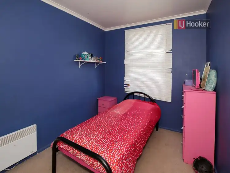 Fifth view of Homely house listing, 8 Phillip Avenue, Mount Austin NSW 2650