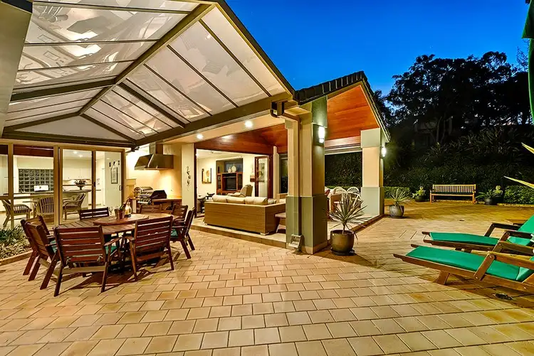 2 Pipers Point, Robina QLD 4226