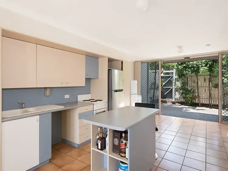 8/34 Lowerson Street