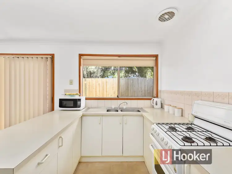 Sixth view of Homely house listing, 2/5 Maureen Close, Cranbourne West VIC 3977