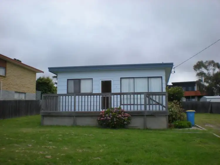 17 Sunbeam Crescent, Beaumaris TAS 7215