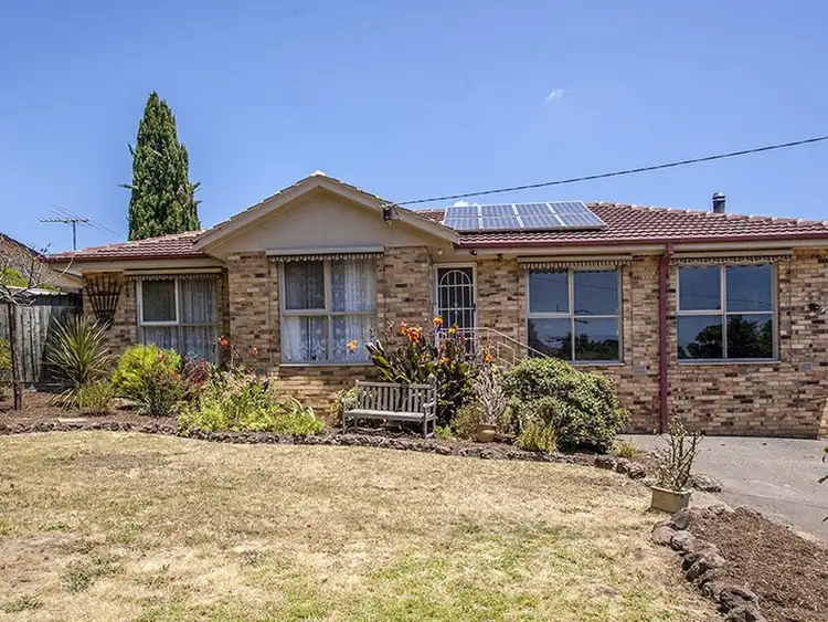 12 Shakespeare Avenue, Mooroolbark VIC 3138