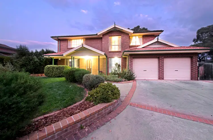 18 Nugent Close, Jerrabomberra NSW 2619