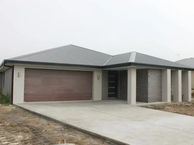 18 Amber Close, Bathurst NSW 2795