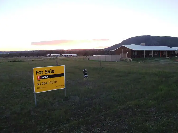 23 Andrews Avenue, York WA 6302